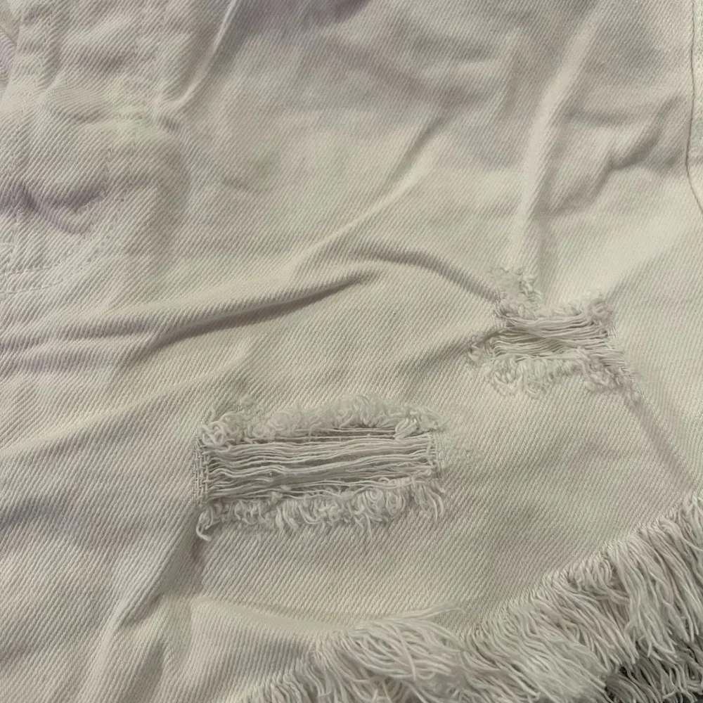 Wild Fable Womens Super High Rise cut off jean shorts white size 4 - Picture 7 of 7
